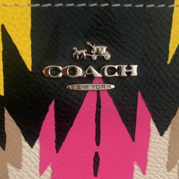 Coach Wristlet BOHO SV Hawk Feather Card Holder . - Picture 6 of 9